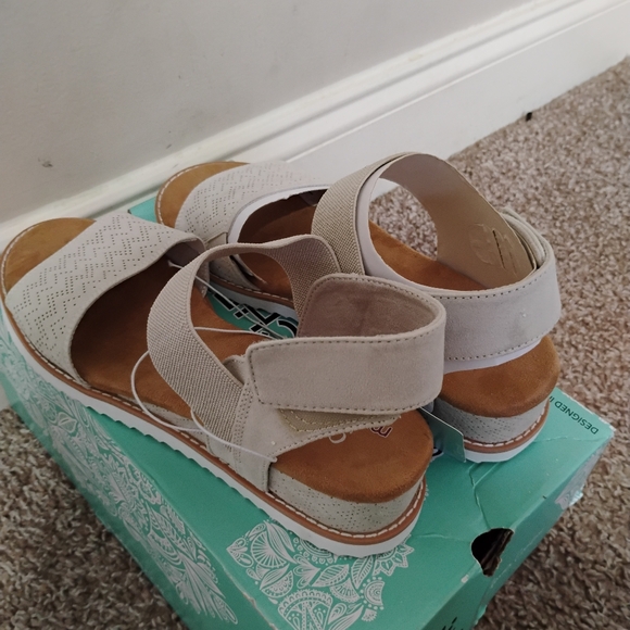 Women's Cali from Skechers Memory foam Velcro Sandals Dessert Kiss Size 9 - Picture 6 of 10